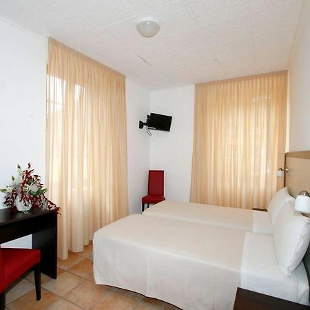 Albergo Maccagno Экстерьер фото