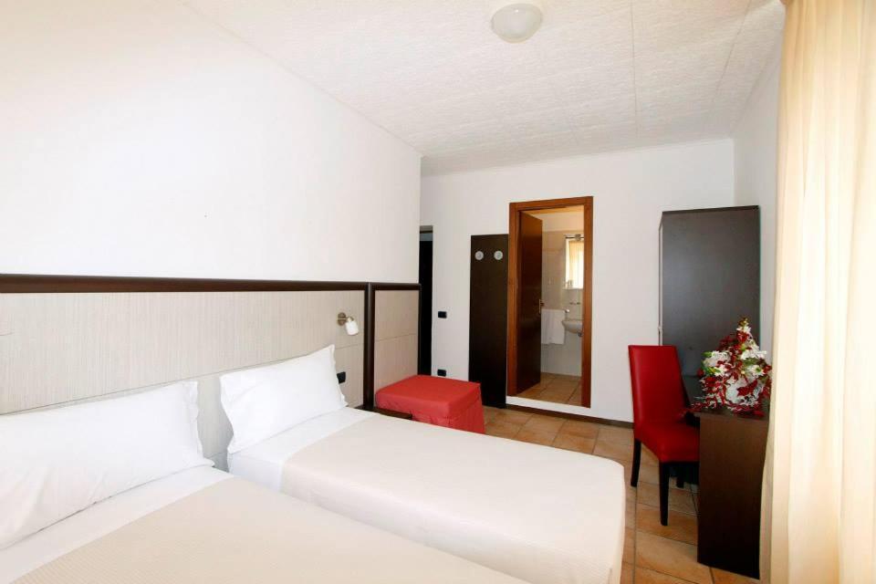 Albergo Maccagno Экстерьер фото