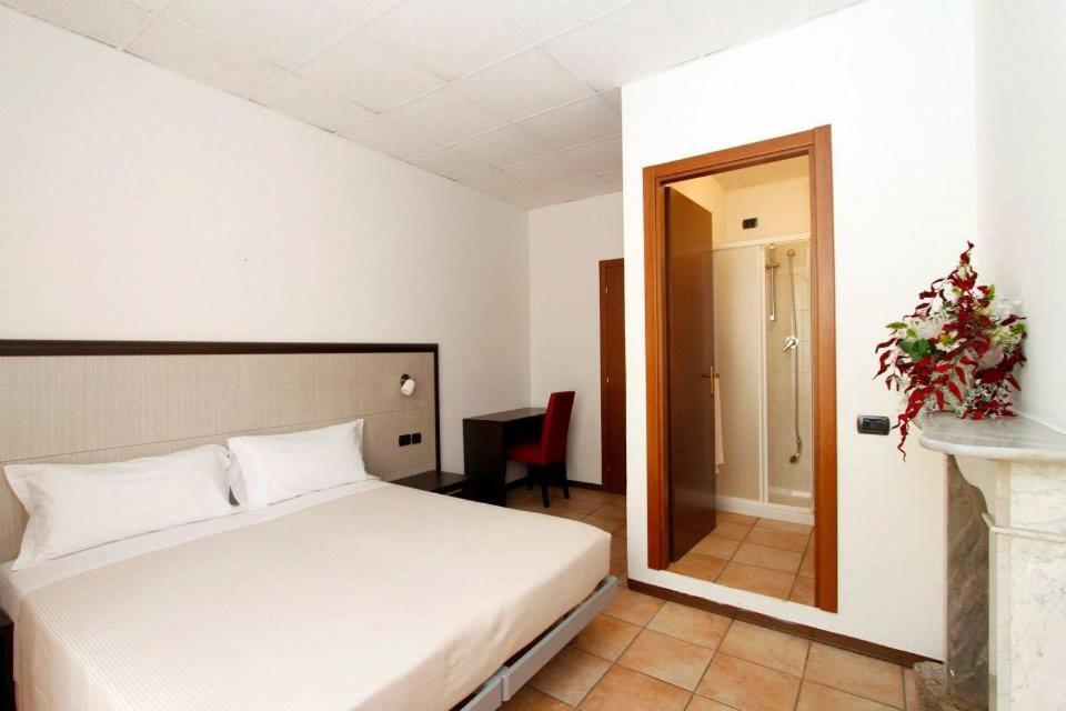 Albergo Maccagno Экстерьер фото